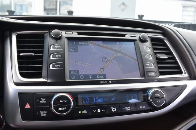 used 2014 Toyota Highlander car, priced at $15,811