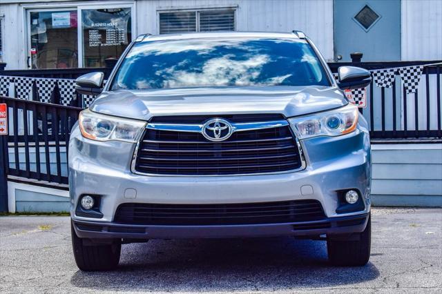 used 2014 Toyota Highlander car, priced at $15,811