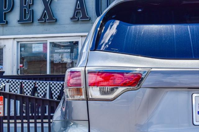 used 2014 Toyota Highlander car, priced at $15,811