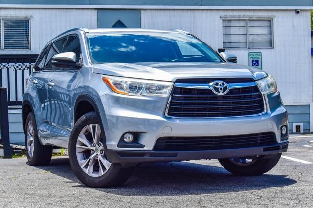 used 2014 Toyota Highlander car, priced at $15,811