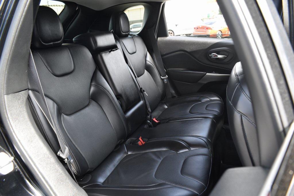 used 2020 Jeep Cherokee car, priced at $18,265