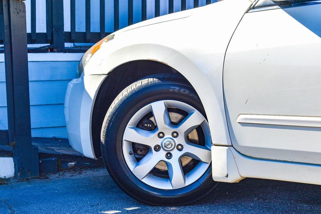 used 2009 Nissan Altima car, priced at $4,872