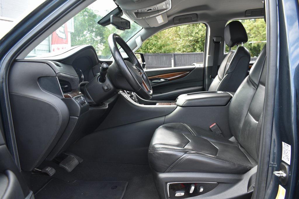 used 2019 Cadillac Escalade ESV car, priced at $35,900