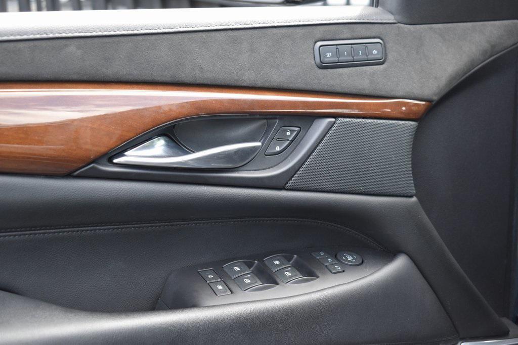 used 2019 Cadillac Escalade ESV car, priced at $35,900