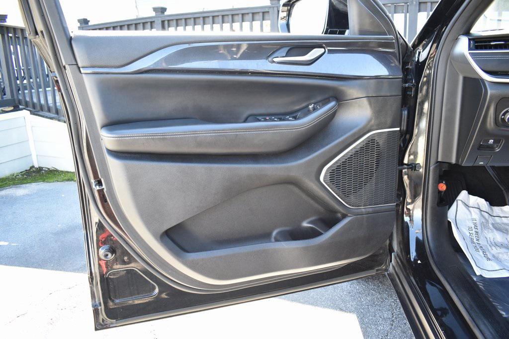 used 2022 Jeep Grand Cherokee L car, priced at $23,165