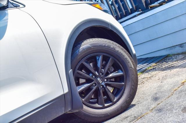 used 2020 Kia Sorento car, priced at $15,211