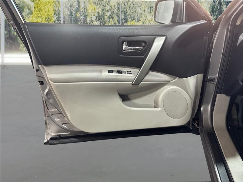used 2015 Nissan Rogue Select car, priced at $8,995