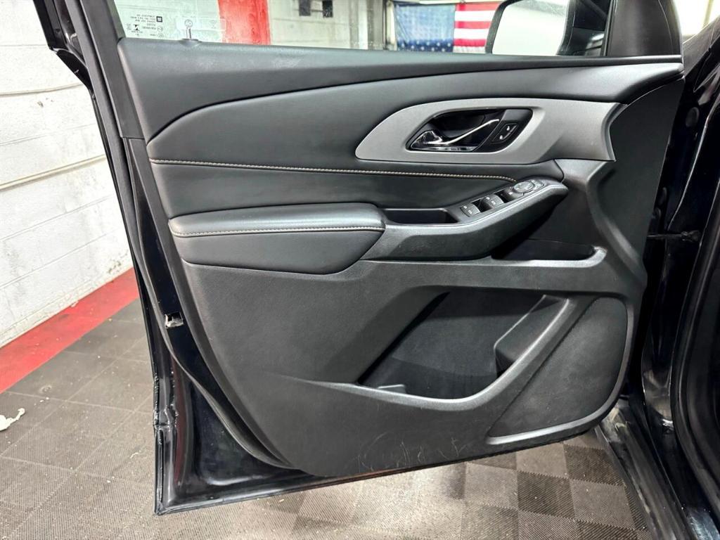 used 2021 Chevrolet Traverse car, priced at $24,777
