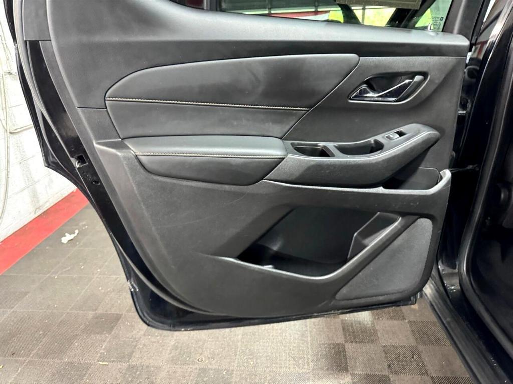 used 2021 Chevrolet Traverse car, priced at $24,777