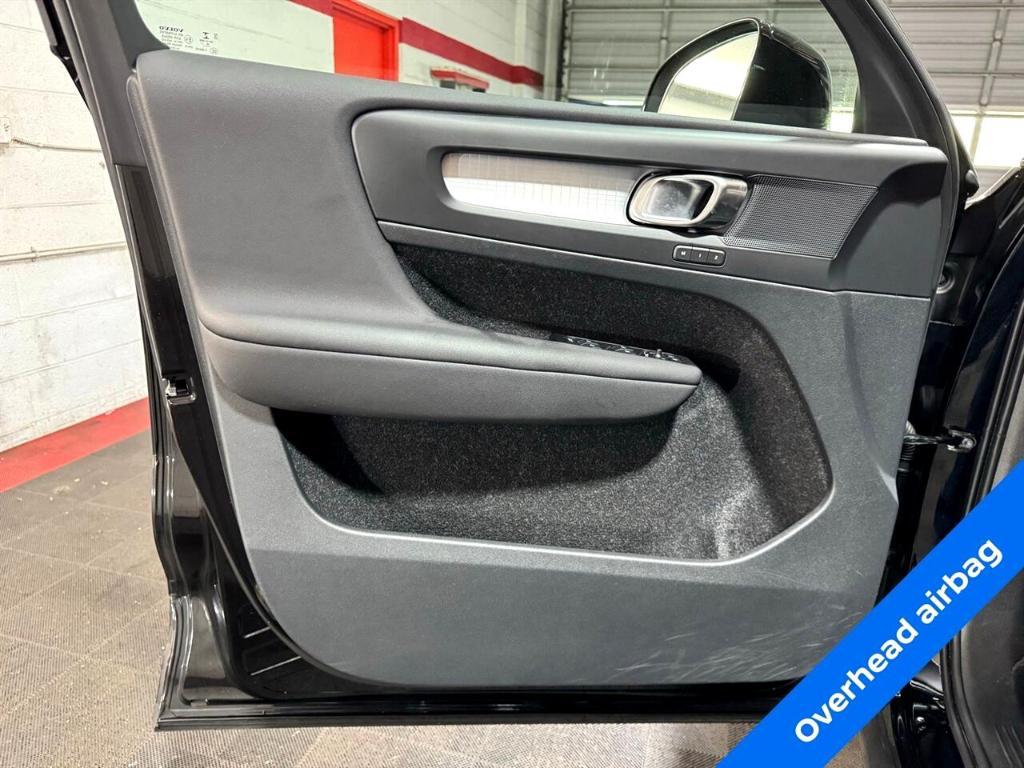 used 2021 Volvo XC40 car, priced at $21,795