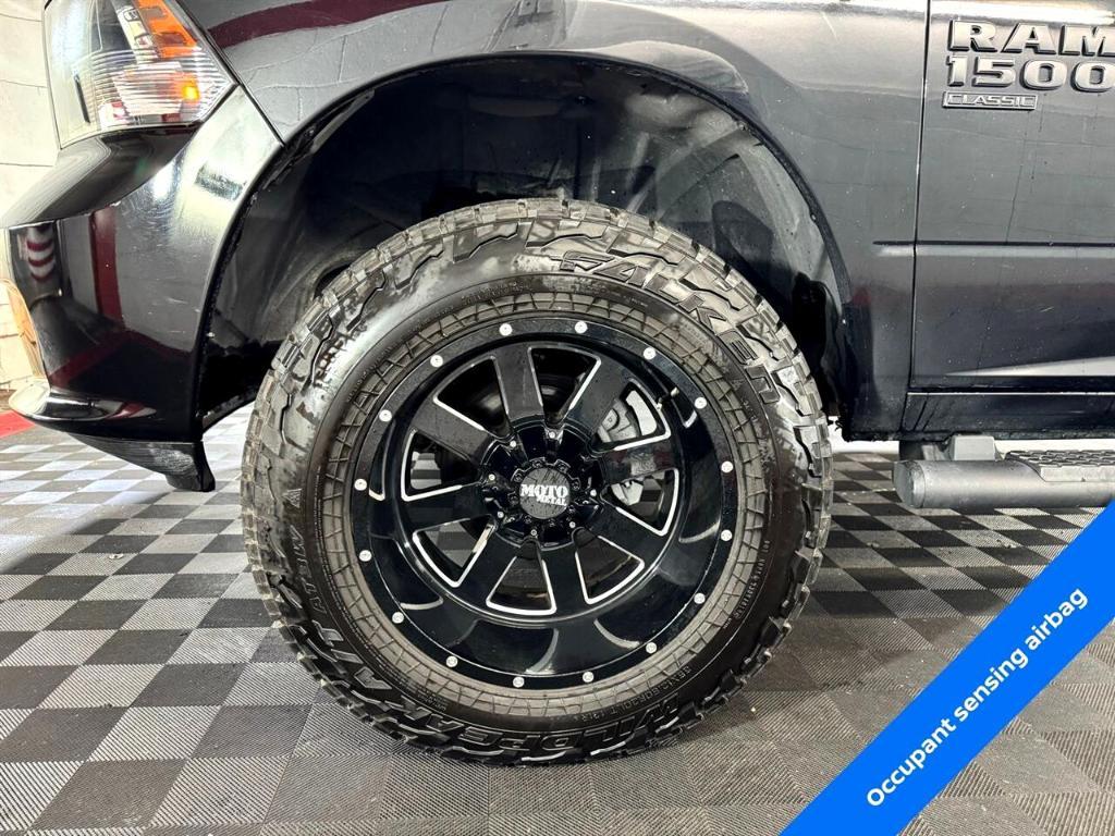 used 2019 Ram 1500 Classic car, priced at $25,755