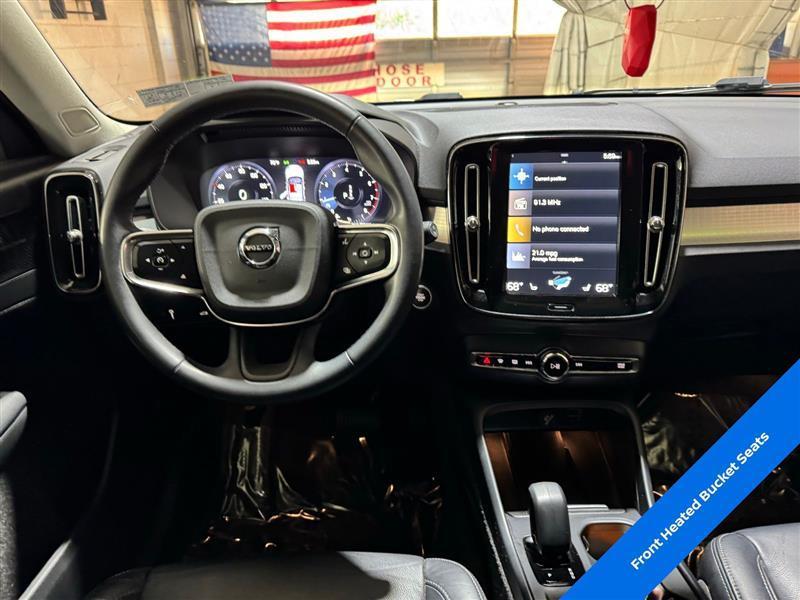 used 2022 Volvo XC40 car, priced at $16,777