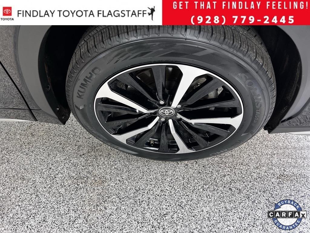 used 2021 Toyota Highlander car, priced at $32,289