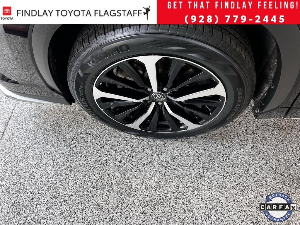 used 2021 Toyota Highlander car, priced at $32,289