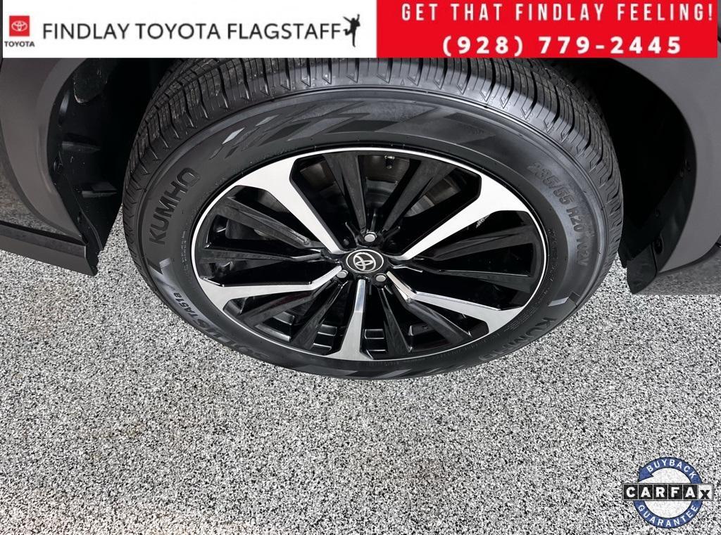 used 2021 Toyota Highlander car, priced at $32,289