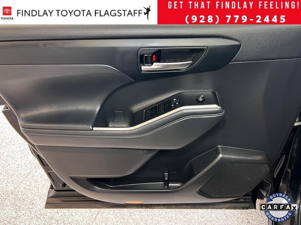used 2021 Toyota Highlander car, priced at $32,289