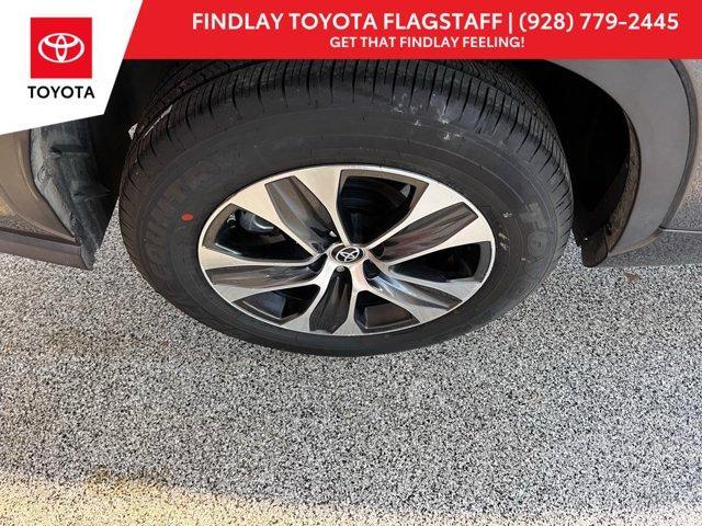used 2022 Toyota Highlander car, priced at $29,848