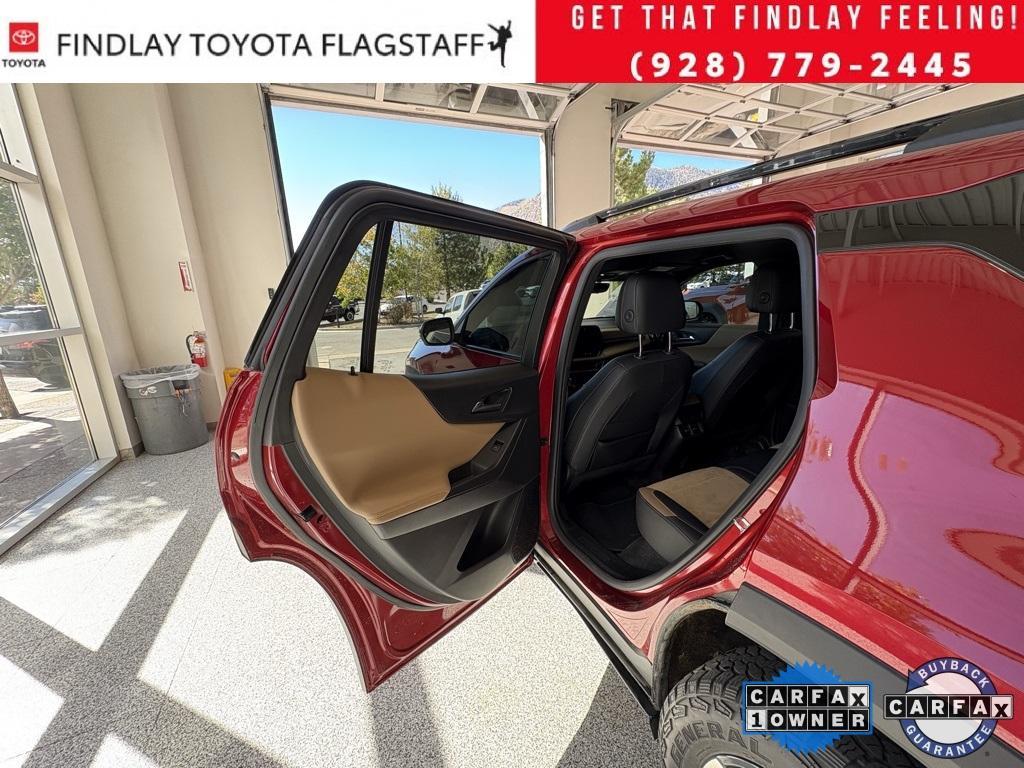 used 2025 Chevrolet Equinox car, priced at $31,089