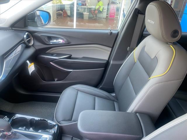 new 2025 Chevrolet Trax car, priced at $26,850