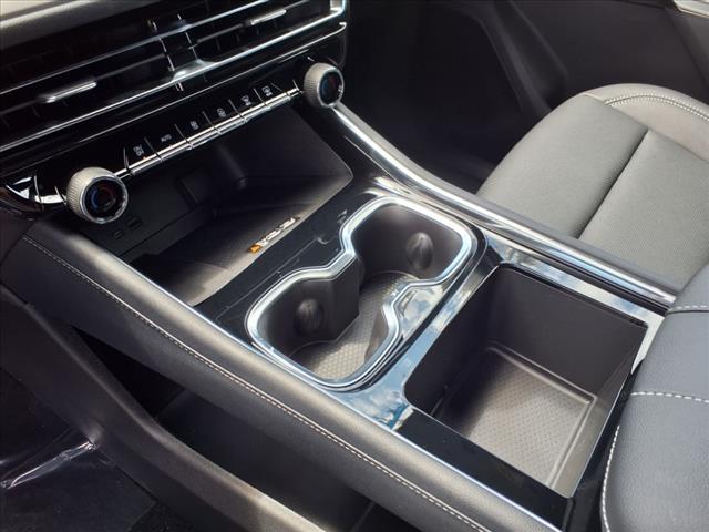 new 2025 Chevrolet Traverse car, priced at $44,049