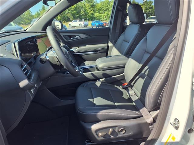 new 2025 Chevrolet Traverse car, priced at $43,695