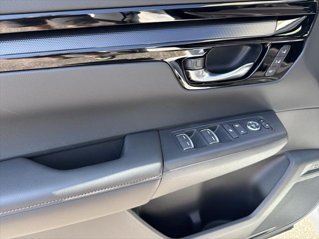 new 2026 Honda CR-V Hybrid car, priced at $43,600