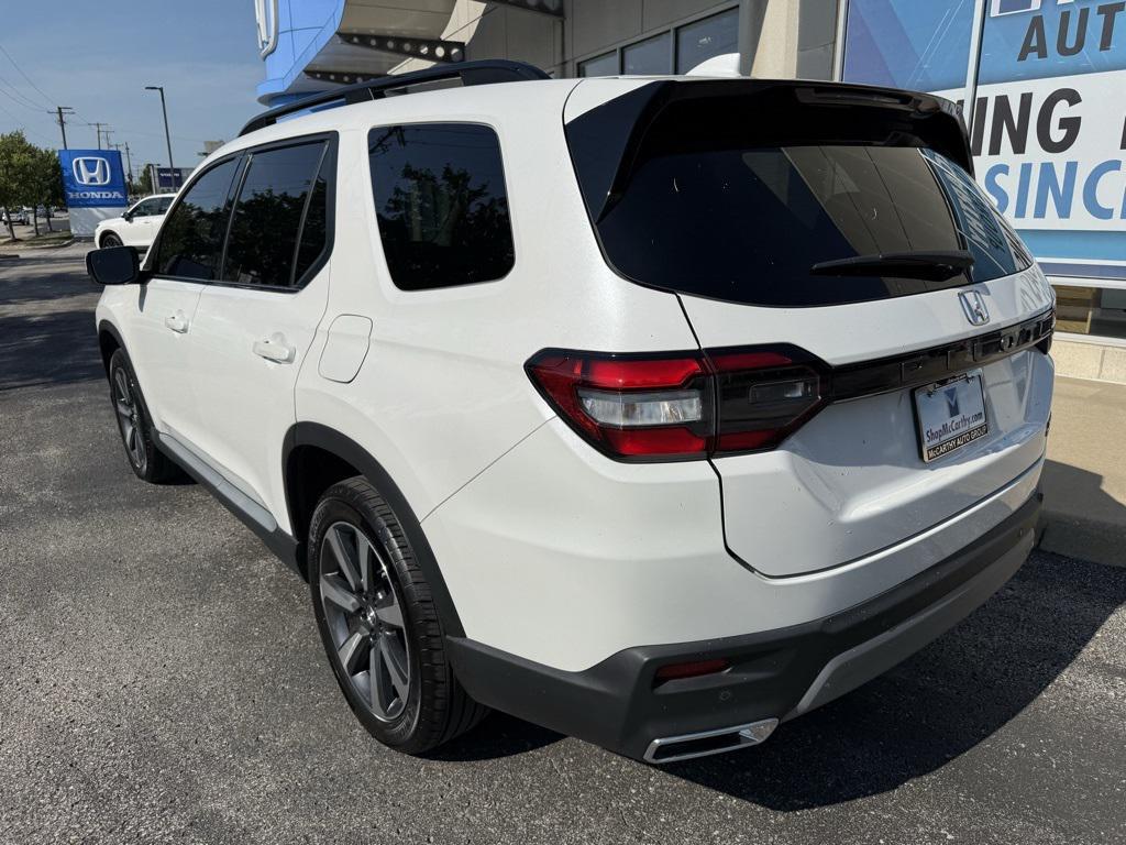 used 2024 Honda Pilot car, priced at $39,800