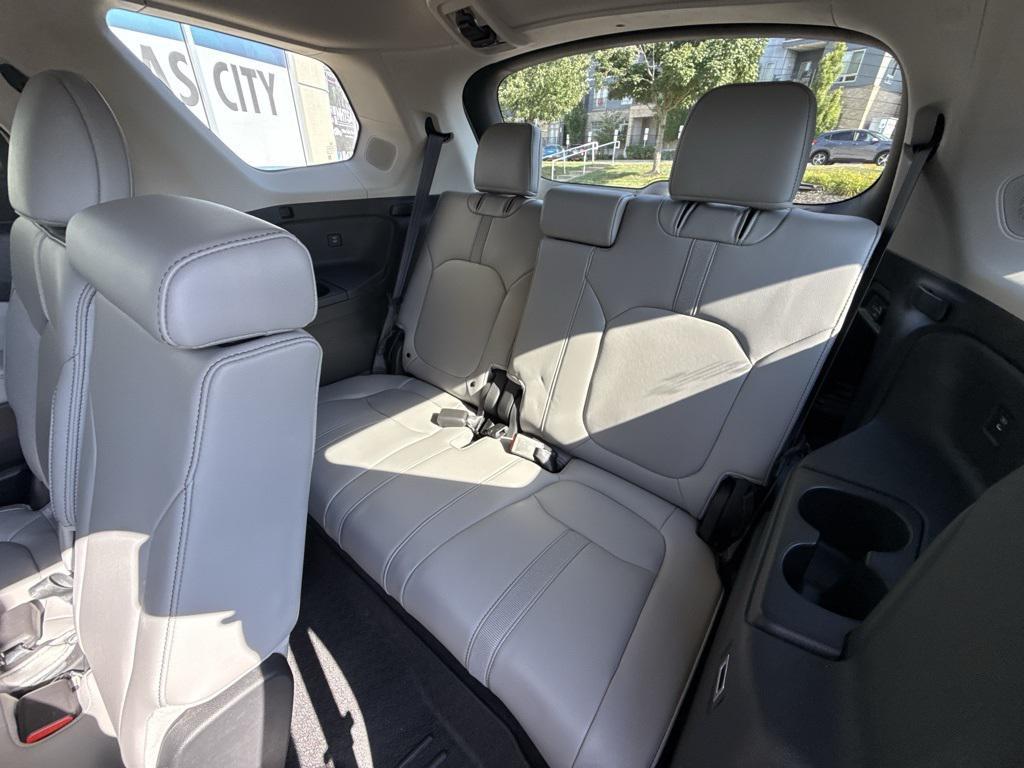 used 2024 Honda Pilot car, priced at $39,800