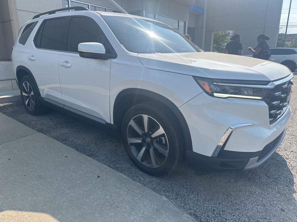 used 2024 Honda Pilot car, priced at $41,600