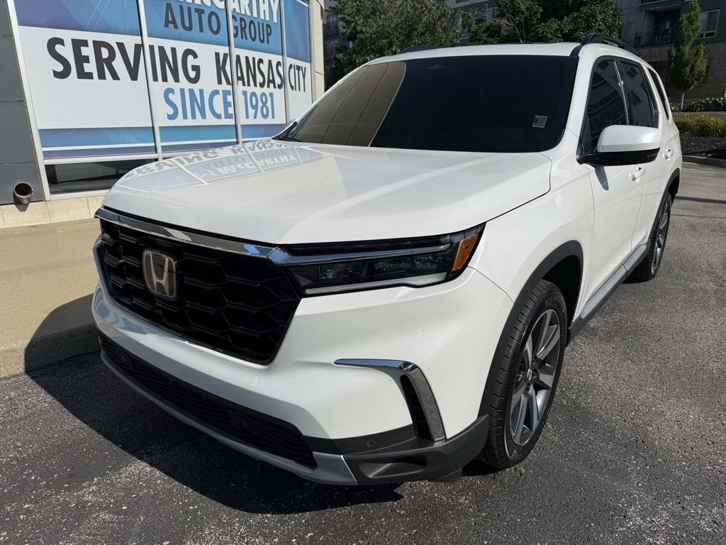 used 2024 Honda Pilot car, priced at $39,800