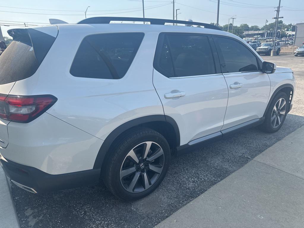 used 2024 Honda Pilot car, priced at $41,600
