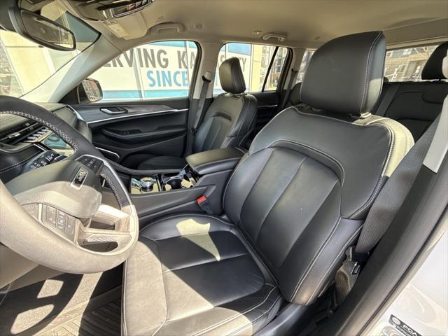 used 2023 Jeep Grand Cherokee car, priced at $31,995