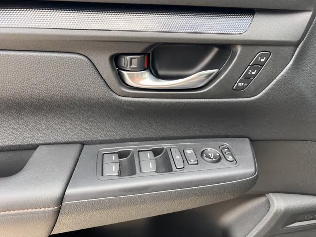 used 2025 Honda CR-V Hybrid car, priced at $37,900