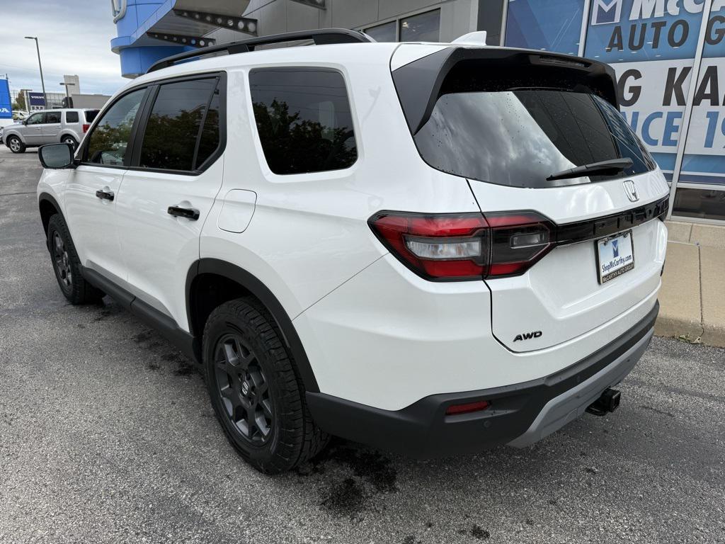 new 2025 Honda Pilot car, priced at $51,350