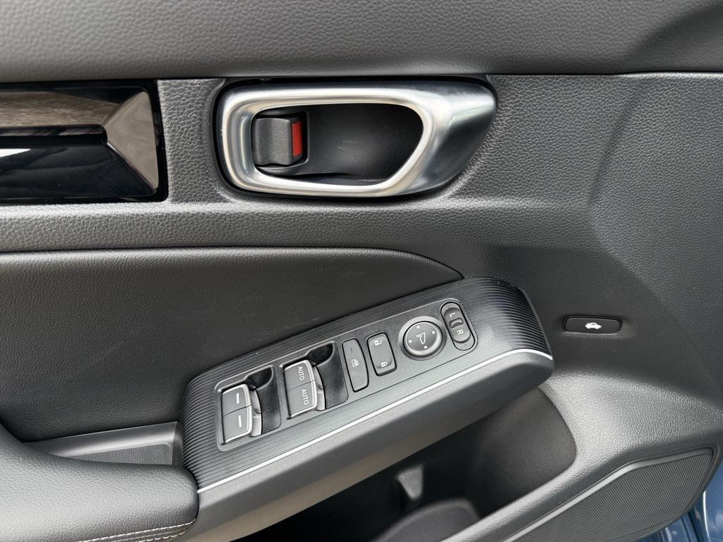 used 2025 Honda Civic Hybrid car, priced at $31,700