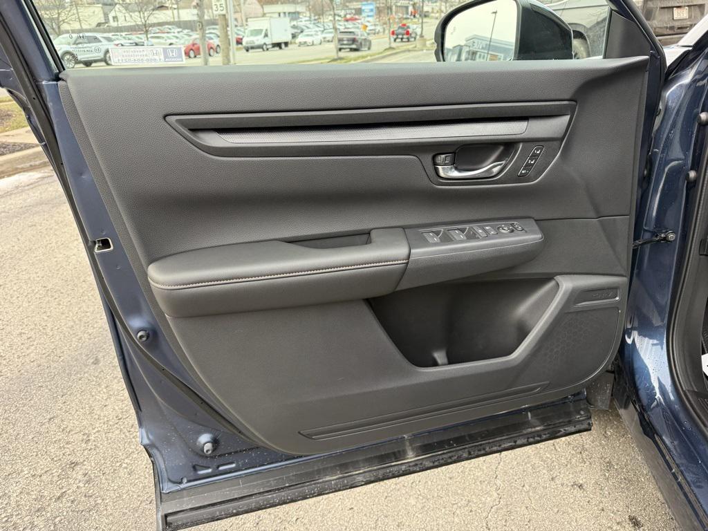 new 2026 Honda CR-V Hybrid car, priced at $41,675