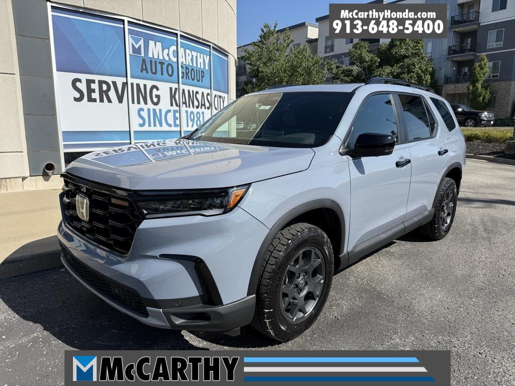 new 2025 Honda Pilot car, priced at $50,850