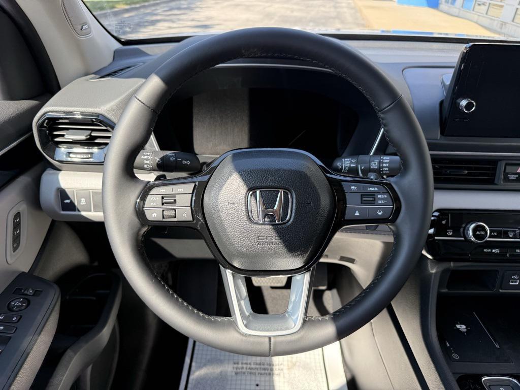 new 2025 Honda Pilot car, priced at $51,095