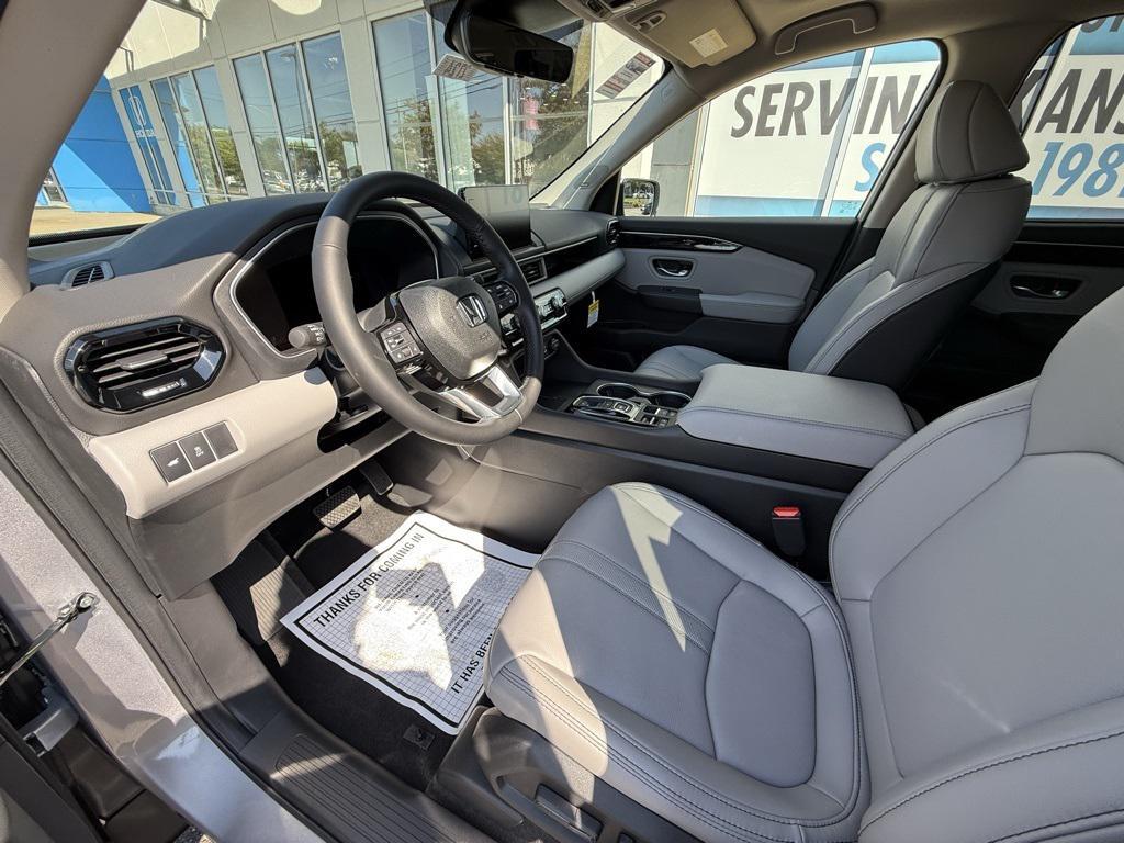 new 2025 Honda Pilot car, priced at $51,095