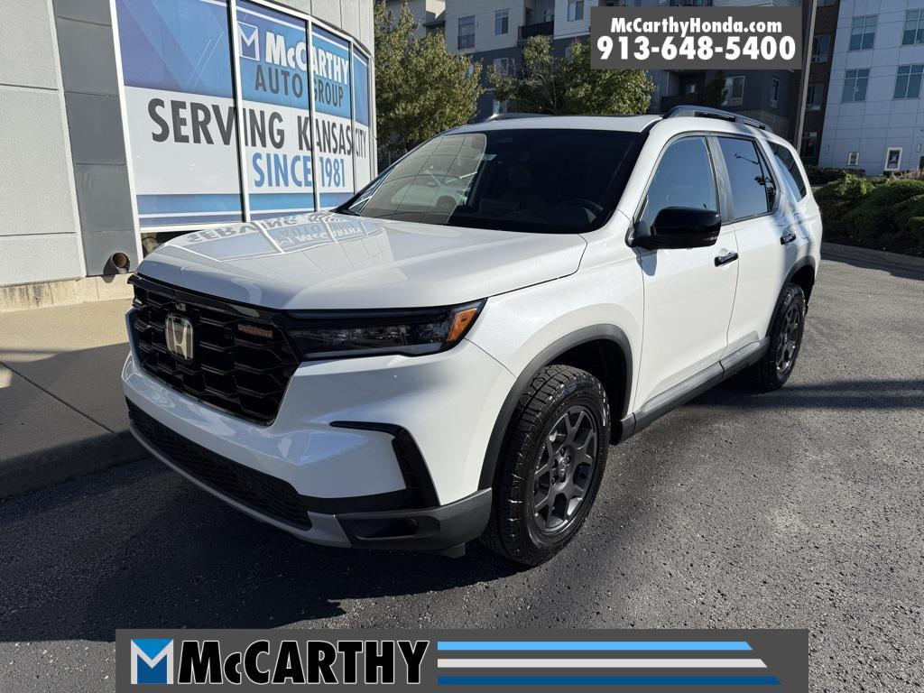 new 2025 Honda Pilot car, priced at $51,350