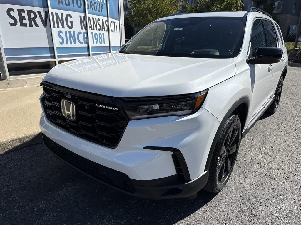 new 2025 Honda Pilot car, priced at $56,530