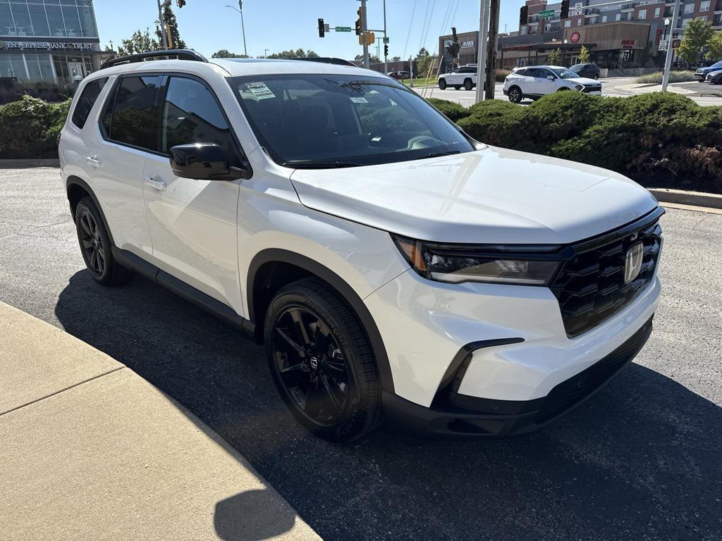 new 2025 Honda Pilot car, priced at $56,530