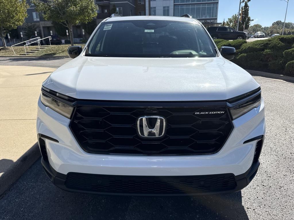 new 2025 Honda Pilot car, priced at $56,530