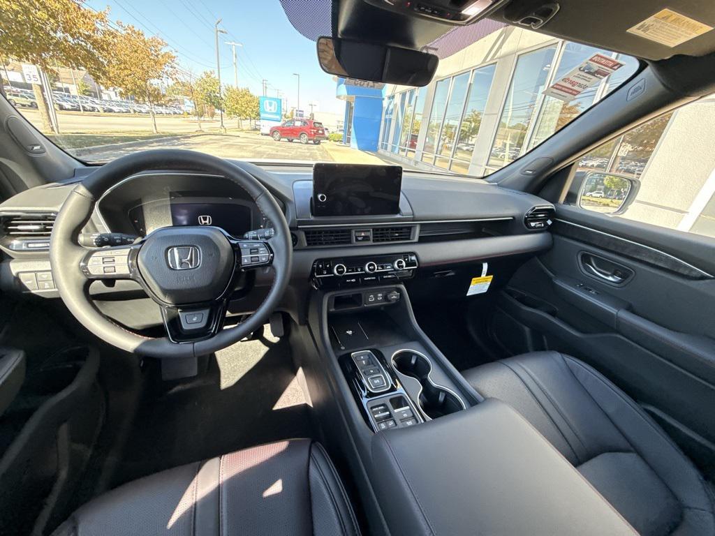new 2025 Honda Pilot car, priced at $56,530