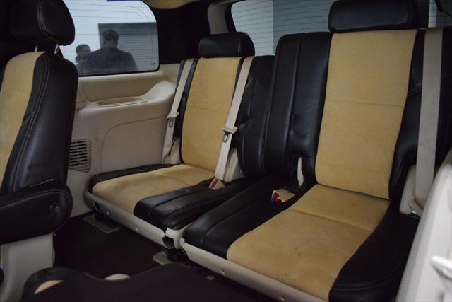 used 2007 Cadillac Escalade car, priced at $12,412