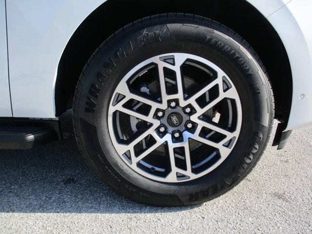 new 2025 Ford Expedition car, priced at $69,205