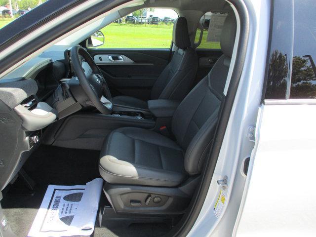 new 2025 Ford Explorer car, priced at $45,720