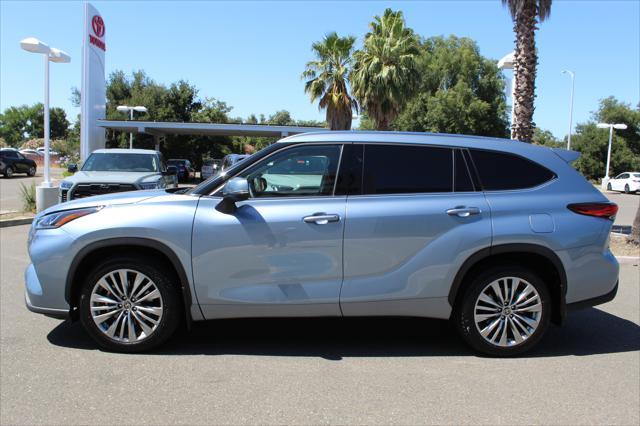 used 2022 Toyota Highlander car, priced at $43,985