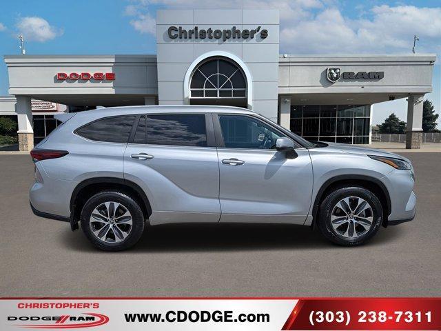 used 2024 Toyota Highlander car, priced at $38,483
