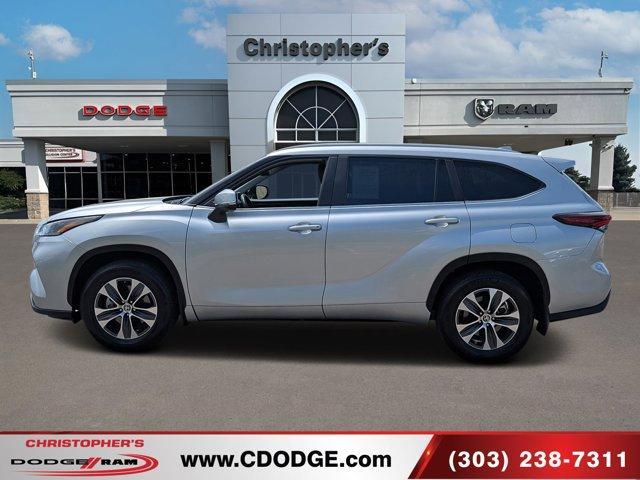 used 2024 Toyota Highlander car, priced at $38,483